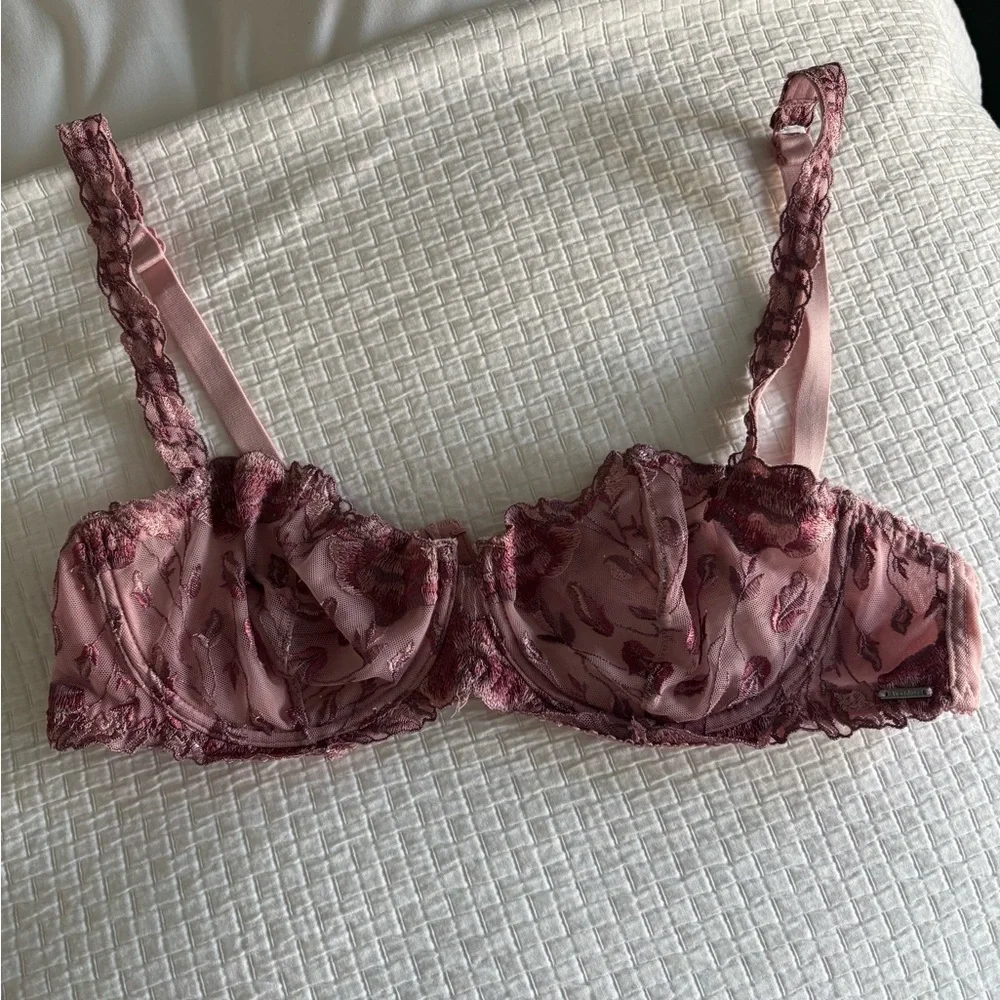 La Vie En Rose Unlined Balconette Bra - Picture 2 of 9